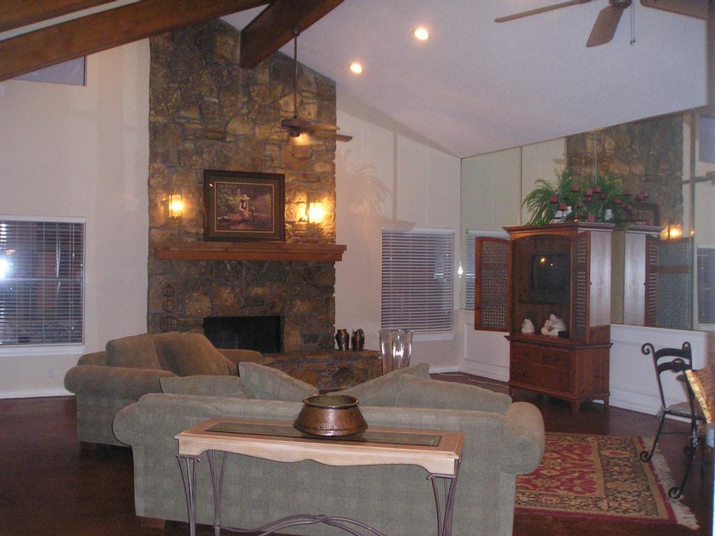 Amberly Village Townhomes 2735 N Garland Ave, Garland, TX 75040 Garland Apartments